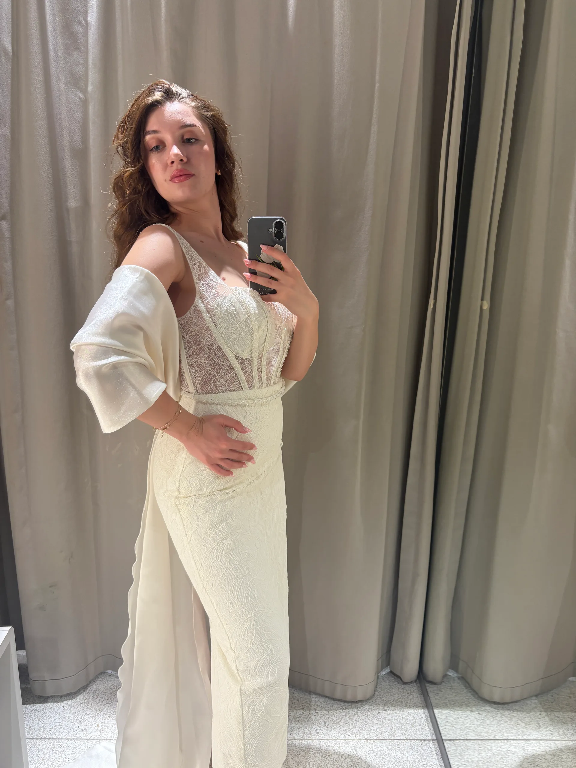 Rochie cununie civila din dantela cu pietre